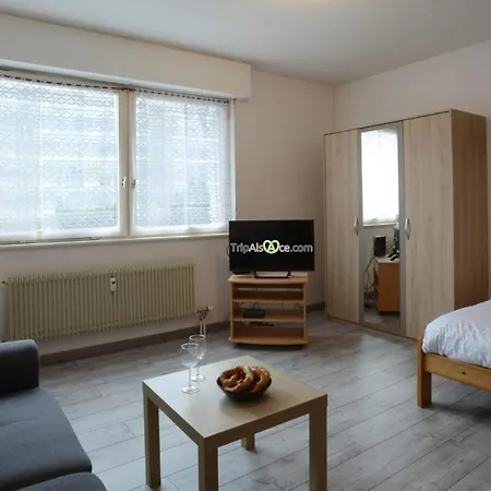Cote Est, Pretty Flat At 2 Minutes From Little Venice *